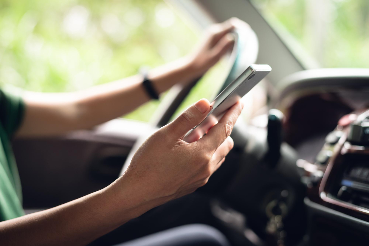 Mettre les alertes en pause : priorité à la navigation et aux urgences, le reste attend pour préserver focus et sécurité